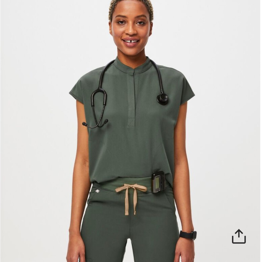 FIGS Rafaela Oversized Scrub Top Moss L